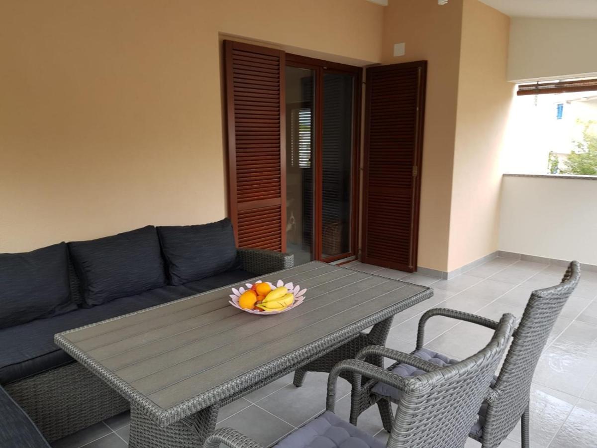 Relax Zone III Apartment Malinska Exterior photo